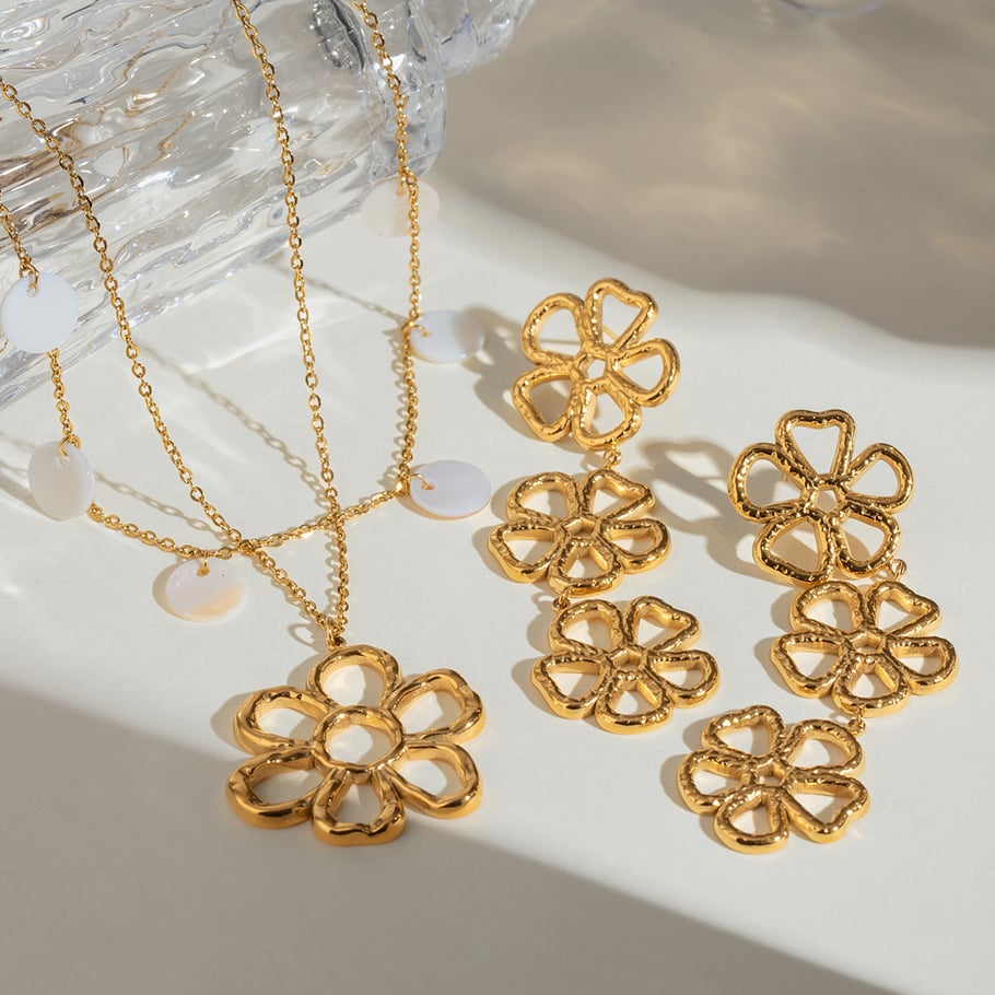 1 Paar Ohrringe im Retro-Blumen-Design der Classic-Serie aus Edelstahl mit 18 Karat Vergoldung für Damen 