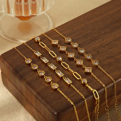1 simple and stylish 18k gold-plated stainless steel geometric square heart-shaped diamond bracelet suitable for women's daily wear h5 