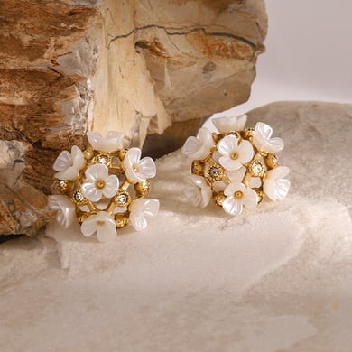 1 Paar Simple Series Sweet Flower Edelstahl 18 Karat vergoldete Damen-Ohrstecker h5 