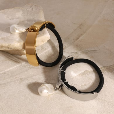 1 Paar Simple Series Elegante geometrische Haargummis aus Edelstahl mit 18 Karat Goldbeschichtung und Kunstperlen für Damen h5 