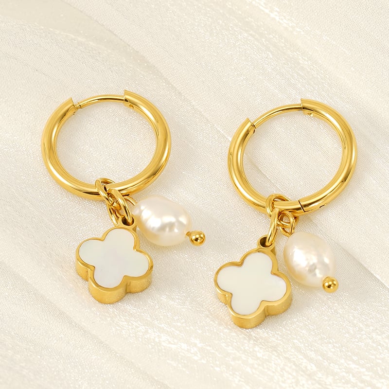 1 Pair Fashionable Simple Style Four-leaf Clover Shape Stainless Steel 18K Gold Plated Inlay Artificial Pearl Women's Drop Earrings 