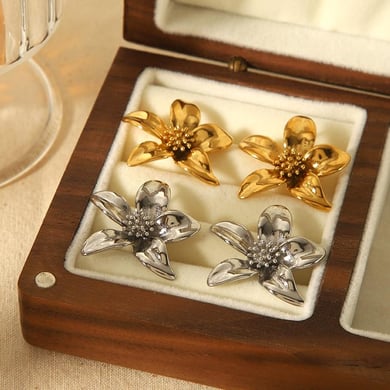 1 Paar Simple Series Sweet Flower Edelstahl 18 Karat vergoldete Damen-Ohrstecker h5 