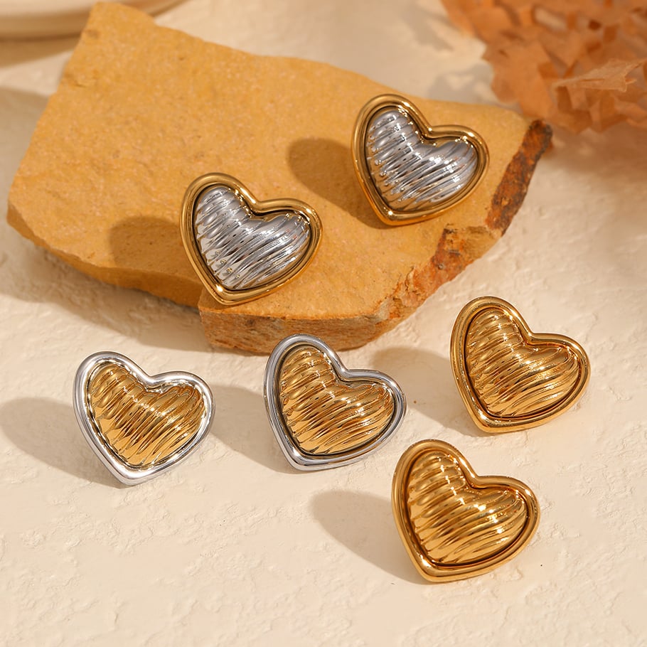 1 Pair Simple Series High-end Heart Stainless Steel 18K Gold Plated Women Stud Earrings 