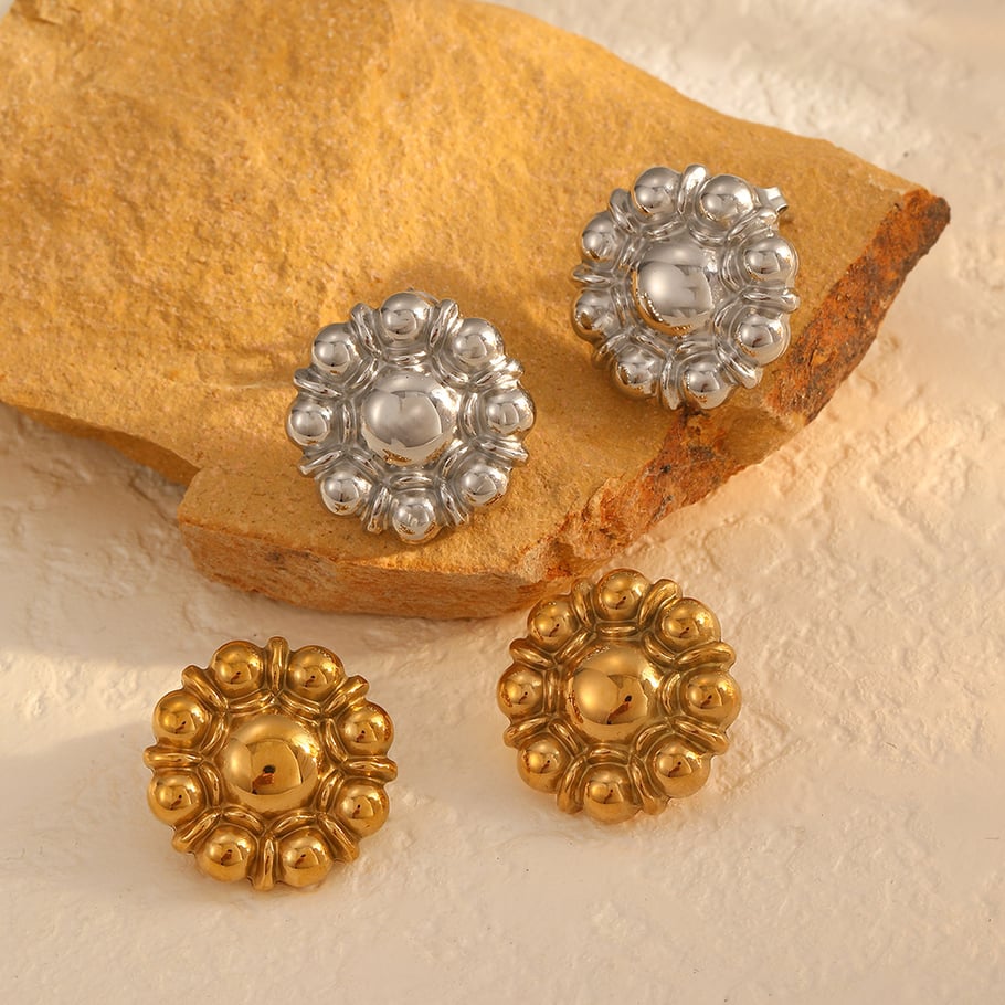 1 Pair Retro Flower 18K Gold Plated Stud Earrings 