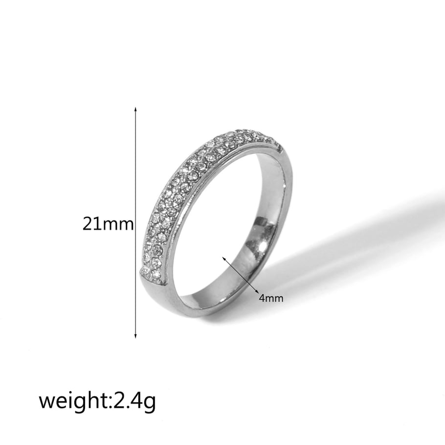 1 schlichter und stilvoller Ring aus 18 Karat vergoldetem Edelstahl mit Diamanten für den Alltag von Damen Bild2