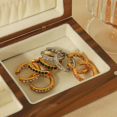 1 par de pendientes de aro con incrustaciones de circonitas y diseño geométrico de acero inoxidable chapado en Color dorado de 18 quilates para mujer h5 Imagen2
