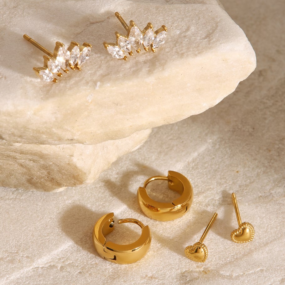1 Paar Simple Series Sweet Heart Edelstahl 18 Karat vergoldet Zirkon Damen Ohrringe Set 