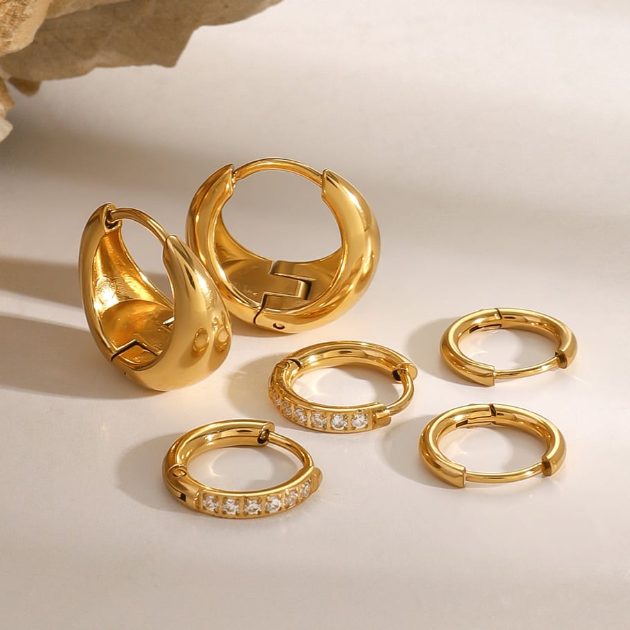 1 Paar Simple Series Einfaches geometrisches Edelstahl-Ohrring-Set mit 18 Karat vergoldetem Strass für Damen 