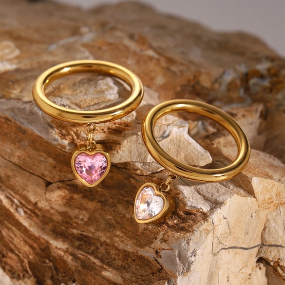 Anillo individual de mujer de acero inoxidable chapado en Color dorado de 18 quilates con incrustaciones de circonitas y forma de corazón de estilo dulce de alta gama de 1 pieza 2