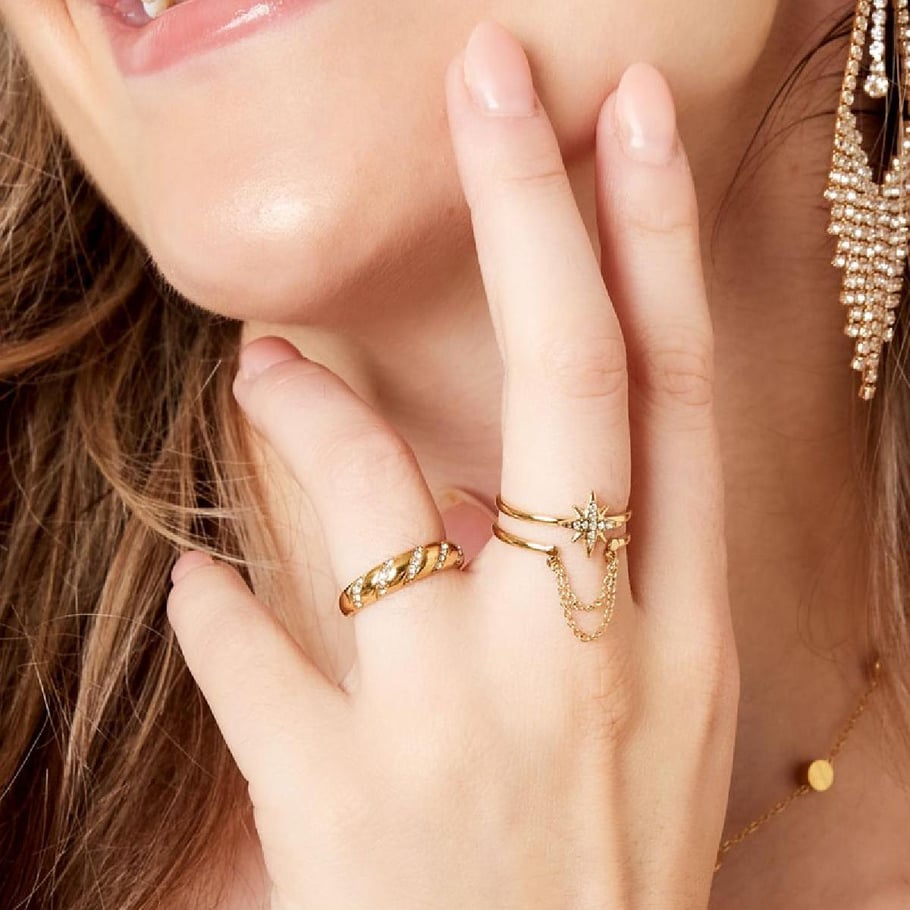 Ring star with chain 