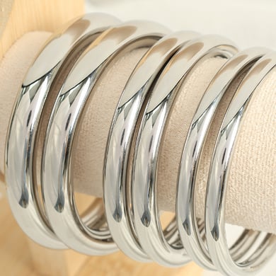 1 Stück Simple Series Einfache einfarbige Edelstahl-Armreifen mit 18 Karat Goldbeschichtung für Damen h5 Bild2