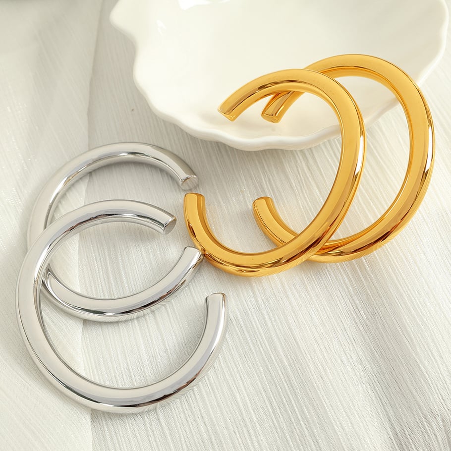 1 Stück Simple Series Klassische einfarbige Edelstahl-Armreifen mit 18 Karat Goldbeschichtung für Damen h5Bild2
