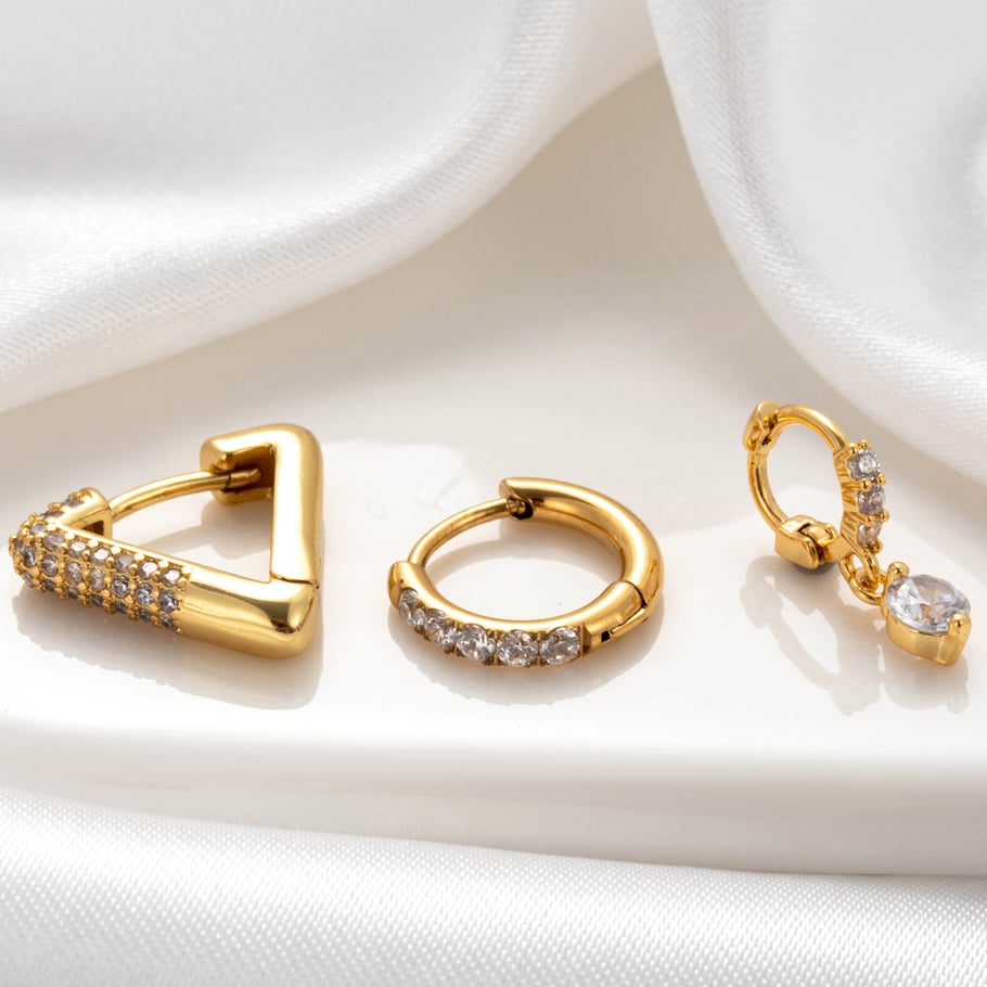 1 Pair Simple Series Classic Geometric Copper No Plating Material Zircon Women Hoop Earrings Picture2