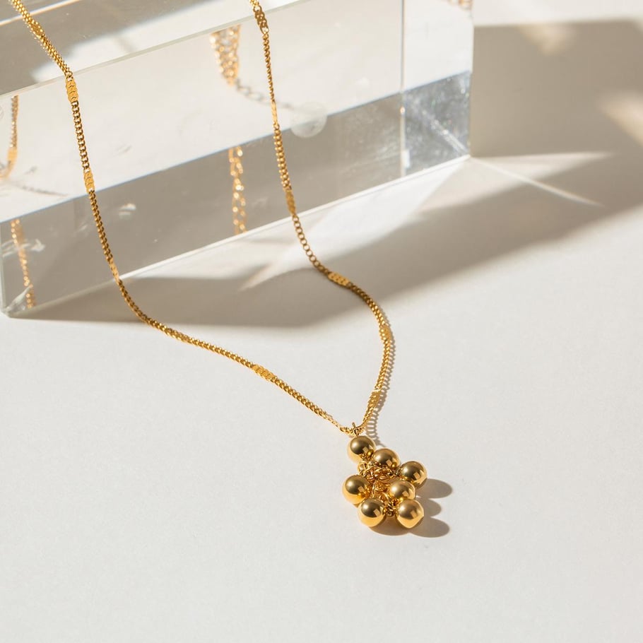 1 pezzo semplice serie giornaliera rotonda in acciaio inossidabile placcato oro 18K collane con ciondolo da donna 
