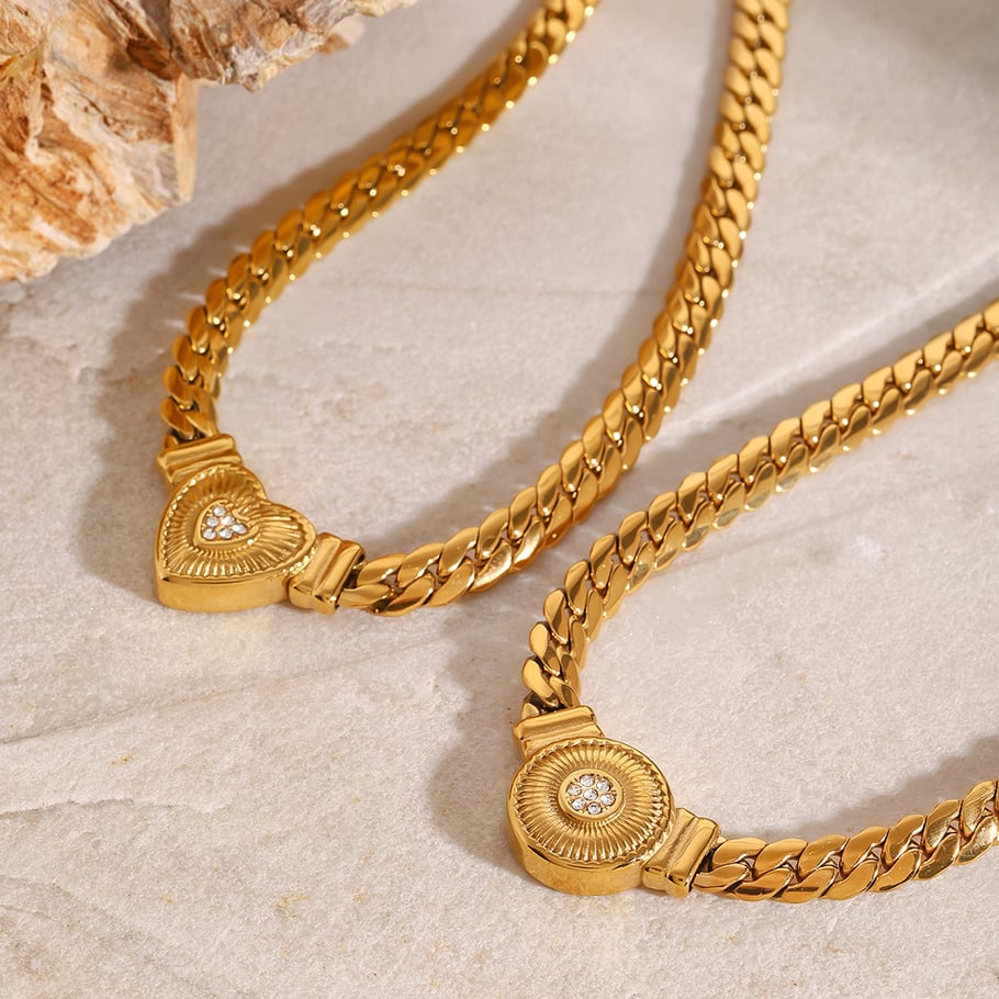 1 Piece Luxurious Series Elegant love/heart shape Stainless Steel 18K Gold Plated Rhinestone Women Pendant Necklaces Picture2