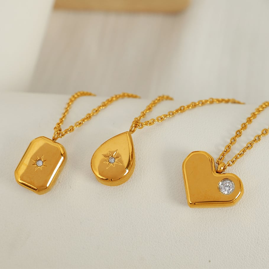 1 Piece Simple Series Retro Heart Stainless Steel 18K Gold Plated Zircon Women Pendant Necklaces Picture2