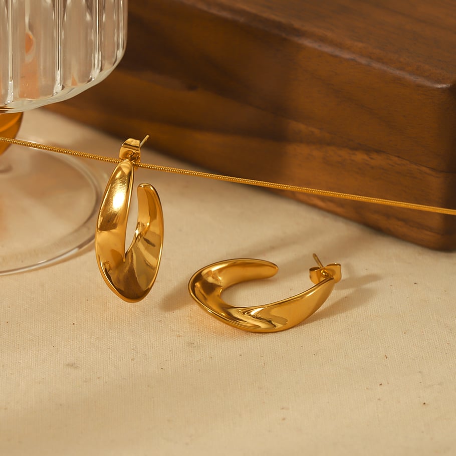 1 Paar klassische, modische, geometrische Ohrringe mit unregelmäßigem Bogen aus 18 Karat vergoldetem Edelstahl für Damenschmuck zum täglichen Tragen 