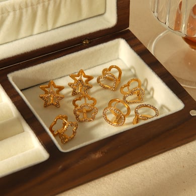 1 pair of exquisite and fashionable 18k gold-plated stainless steel hollow diamond star flower heart earrings for women's daily wear h5 Picture2
