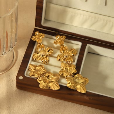1 Paar personalisierte modische Ohrringe aus 18 Karat vergoldetem Edelstahl mit geometrischer Textur und Blatt-Blumen-Anhänger für Damenschmuck zum täglichen Tragen h5 Bild2