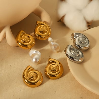 1 Paar elegante und modische 18 Karat vergoldete Perlenohrringe aus Edelstahl für Damen zum täglichen Tragen h5 Bild2