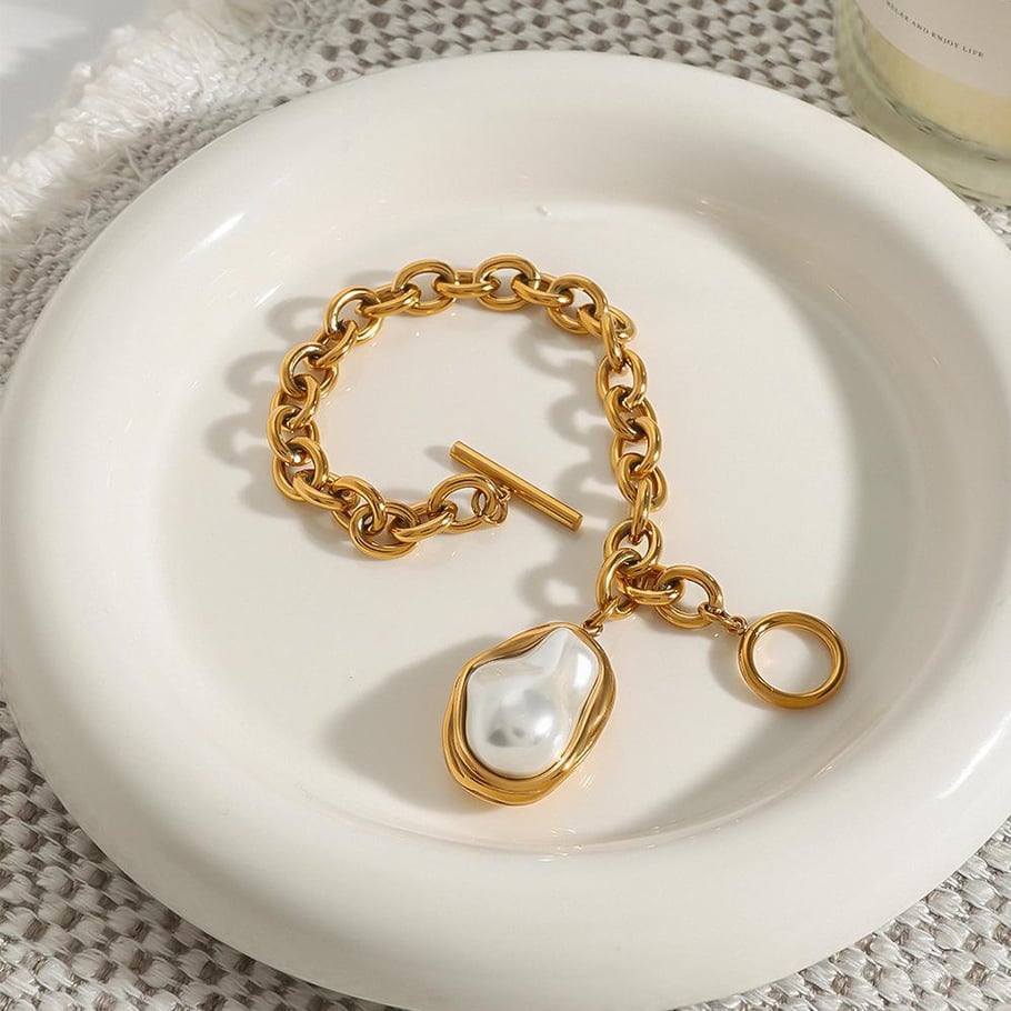 1 Stück Romantische Serie Elegante unregelmäßige Edelstahl 18K vergoldet Frauen Charm Armbänder 