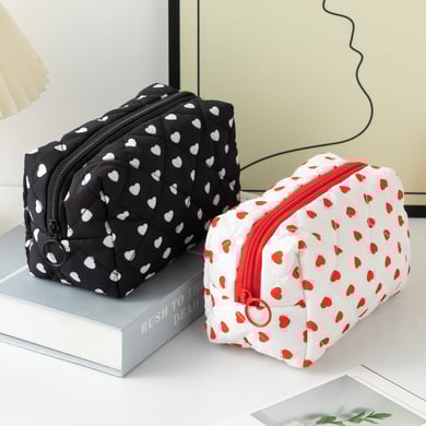 1 Piece Sweet Series Classic Heart Portable Large Capacity Toiletry With Random Printing Design Women's Cosmetic Bags h5 
