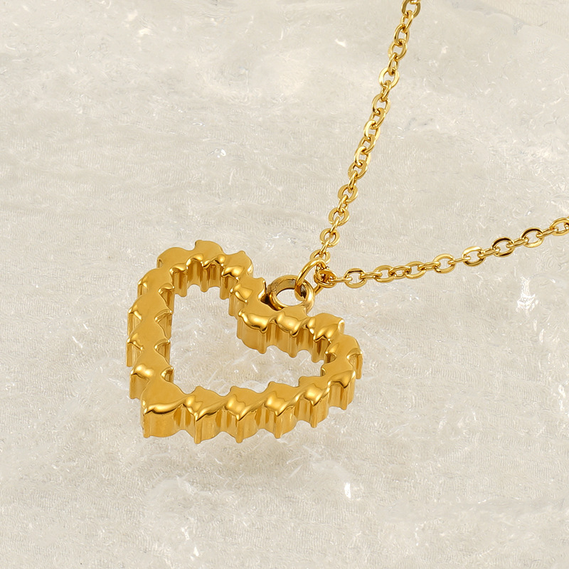 1 Piece Light Luxury TitaniumNecklace Steel Love Women's Pendant Picture2