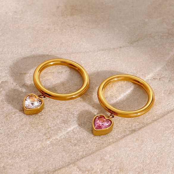 Anillo individual de mujer de acero inoxidable chapado en Color dorado de 18 quilates con incrustaciones de circonitas y forma de corazón de estilo dulce de alta gama de 1 pieza