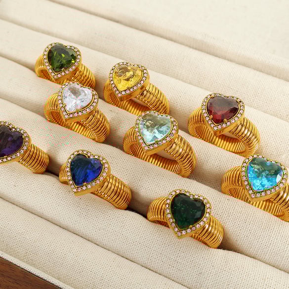 Anillos de piedras preciosas de circonita chapados en oro de 18 quilates de acero inoxidable con forma de corazón retro de serie romántica de 1 pieza para mujer