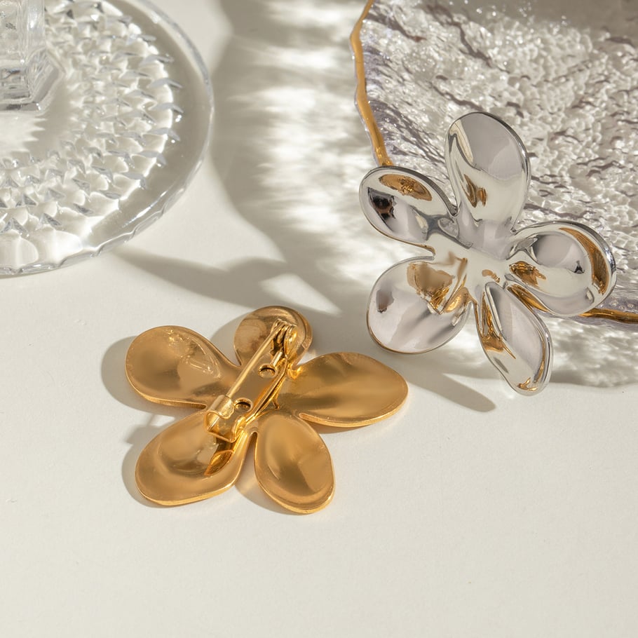 1 Piece Romantic Sweet Style Petal Shape Stainless Steel 18K Gold Plated Women's Brooch Picture2