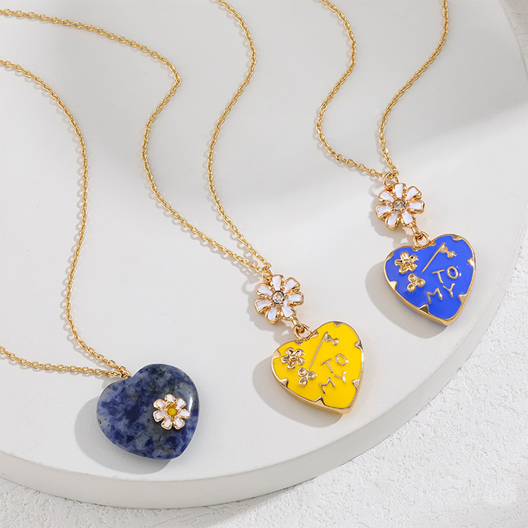 1 Piece Luxurious Series Vogue Heart Shape Drop Oil Gold Color Alloy Women's Pendant Necklaces Picture2