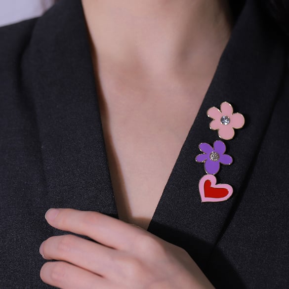 1 juego de broches de aleación de color dorado con forma de corazón dulce y gota de aceite para mujer de la serie Trendy