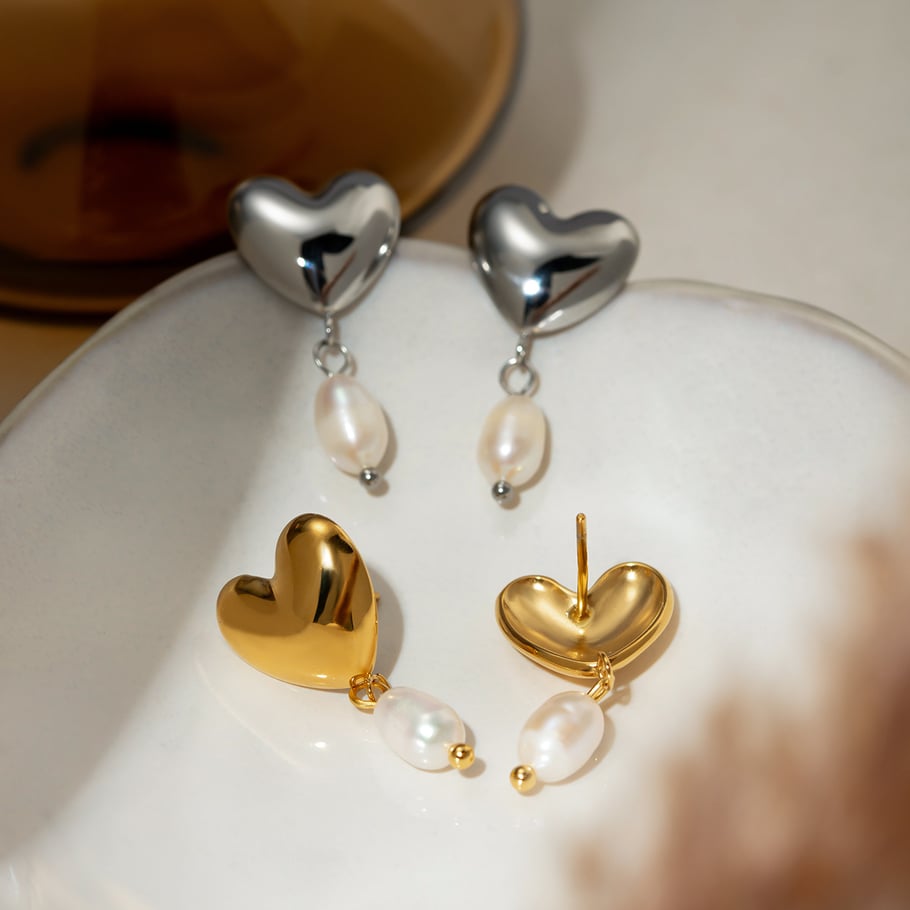 Ins stil 18k gold edelstahl glänzend herz-förmigen design süßwasser perle ohrringe trendy persönlichkeit ohr schmuck großhandel Bild2