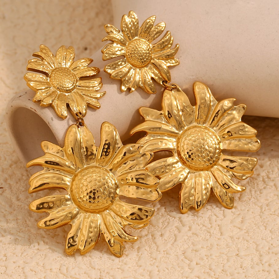 1 Pair Luxurious Series Natural Flower Stainless Steel   Gold Color  Women's Drop Earrings Picture2