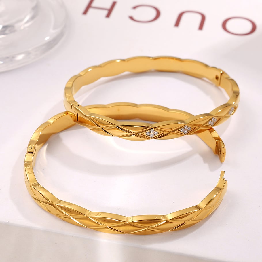 1 Piece Elegant Series Retro Rhombus Shape Charming Stainless Steel Gold Color Women's Bangles Picture2