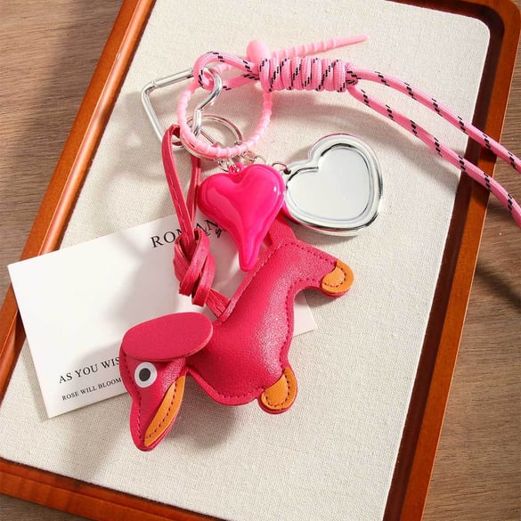 1 pieza de accesorios para bolso de mujer de rayón con forma de perro salchicha rosa y espejo de moda 2