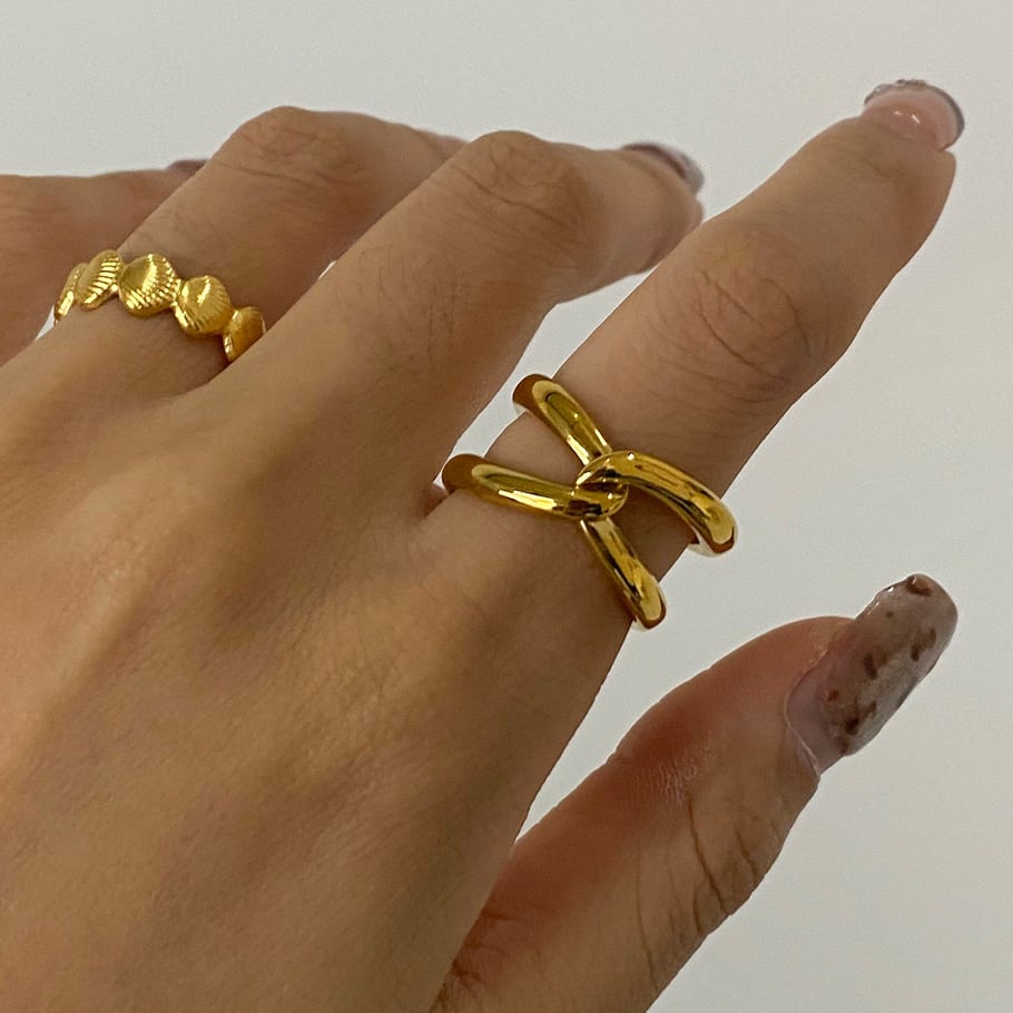 1 Stück Simple Series Europa und Amerika Twist Edelstahl Gold Farbe Damen Einzelringe Bild2
