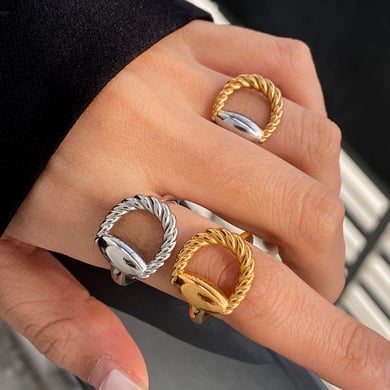 1 Stück Simple Series Europa und Amerika Ringförmige Edelstahl Goldfarbene Damen-Einzelringe h5 Bild2
