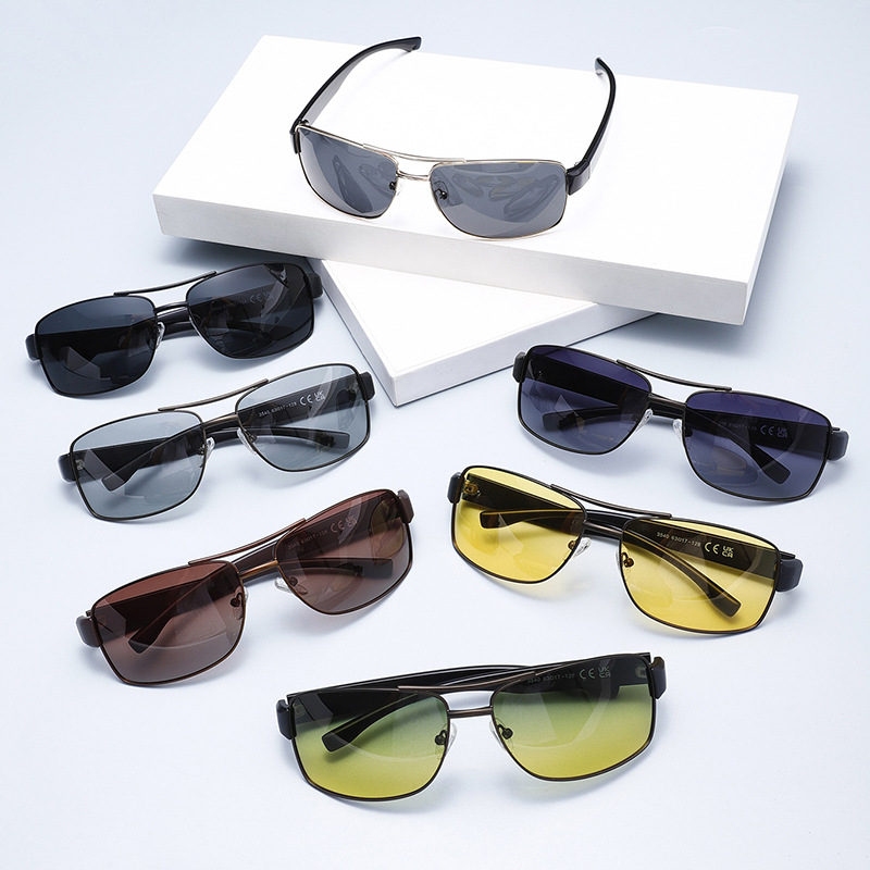 1 Pair of High - end Double - bridge Metal Women's Sunglasses Picture2