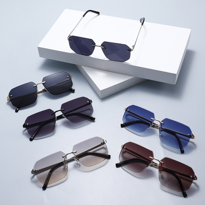 1 Pair of Light Luxury Multi - sided Frameless Stylish Women's Sunglasses Picture3