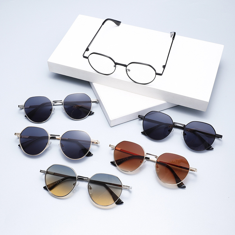 1 Pair Simple Series Daily Solid Color Alloy Women's Sunglasses Picture3