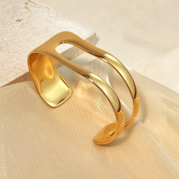 1 Stück Simple Series Edelstahl Aushöhlen Goldfarbene Damen Armreifen