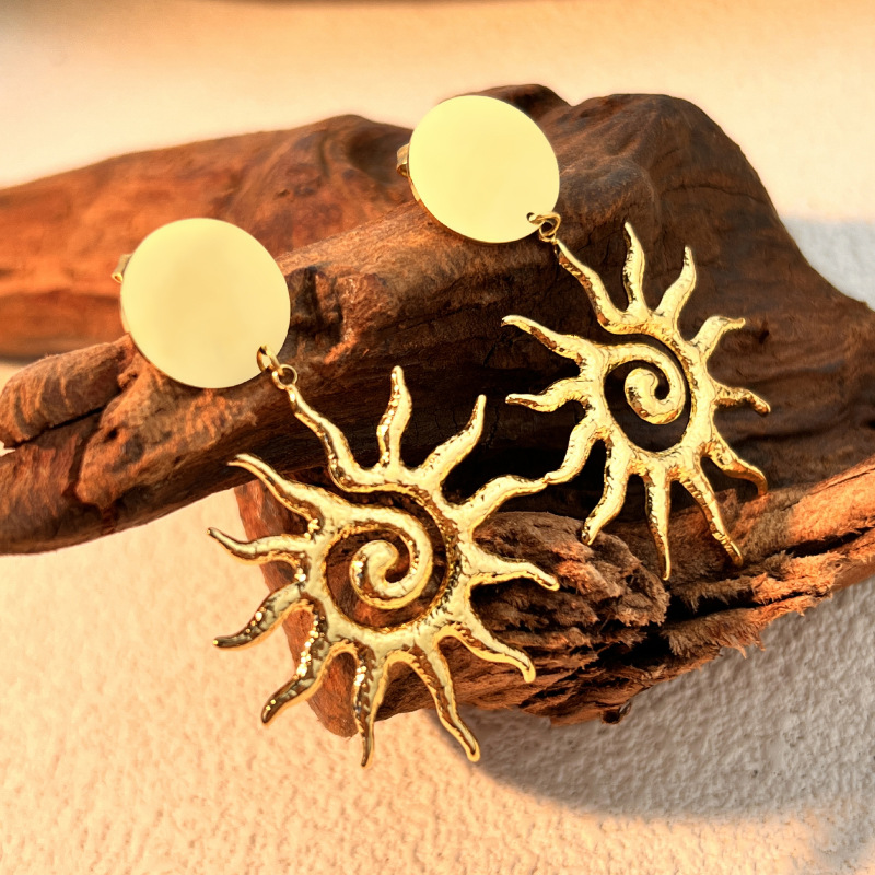 1 Pair Retro Style Sun Shape Stainless Steel Gold Color Women's Drop Earrings 