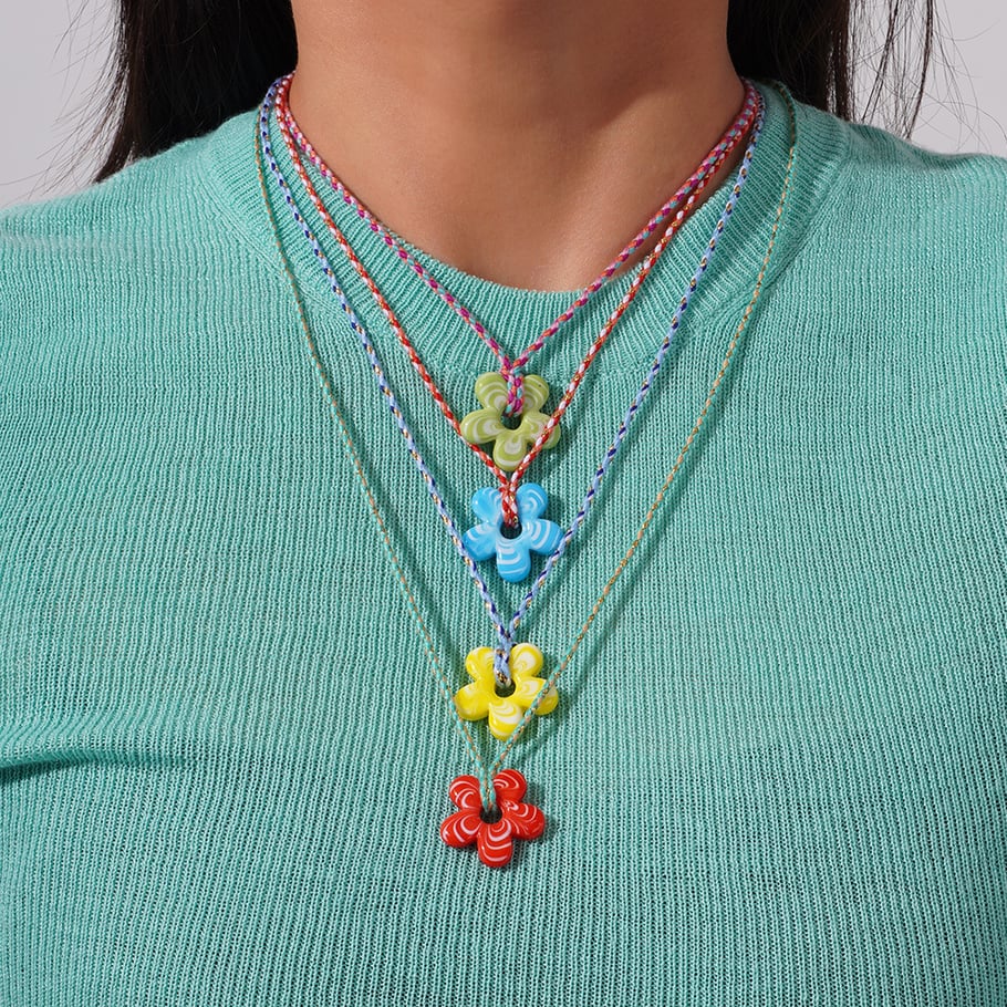 1 Piece Glamorous Series Sweet Ripple Textured Flower Glass Women's Pendant Necklaces Picture2