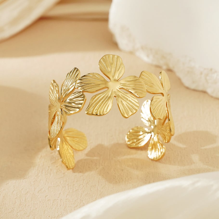 1 Piece Sophisticated Series Intricate Flower Stainless Steel Gold Color Women's Bangles Picture2
