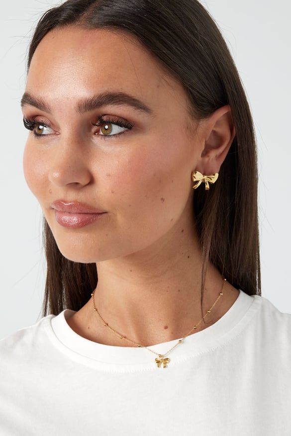 necklace with balls and bow 2
