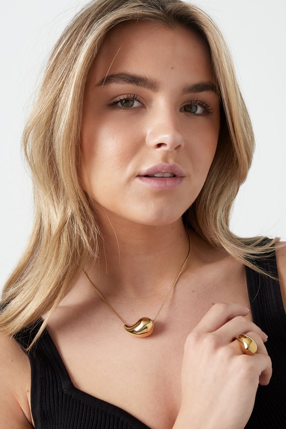 simple necklace with drop