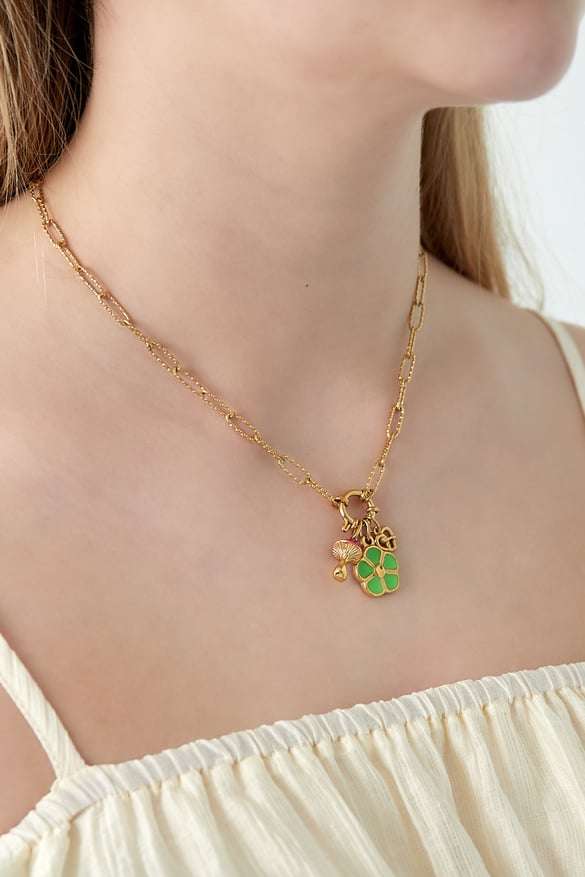 Collar de trébol DIY