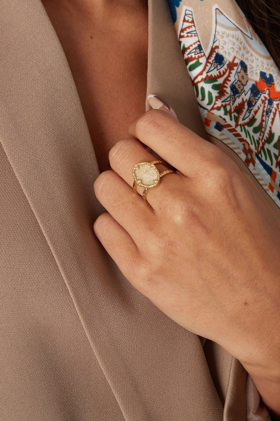Ring with stone - Gold color/pink Picture3