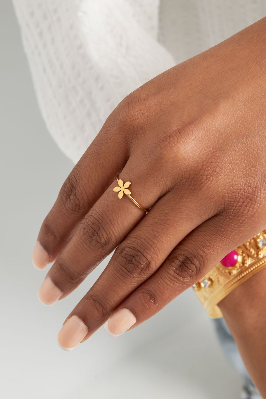 Einfarbiger Basic-Ring mit Blume h5Bild2